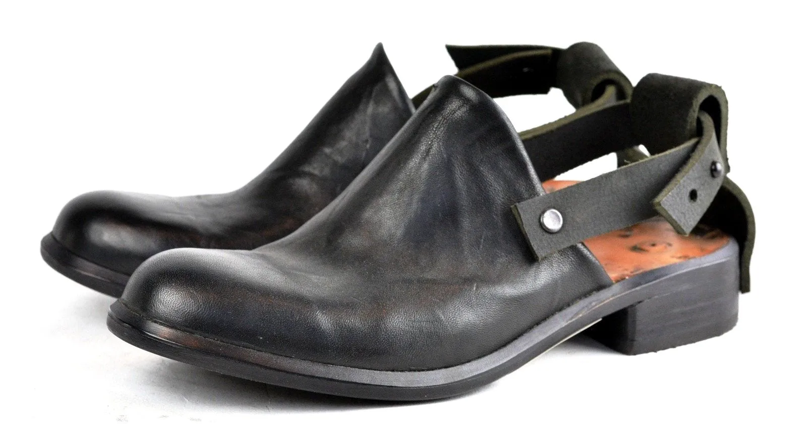 Mule Black  |  Wash Horse