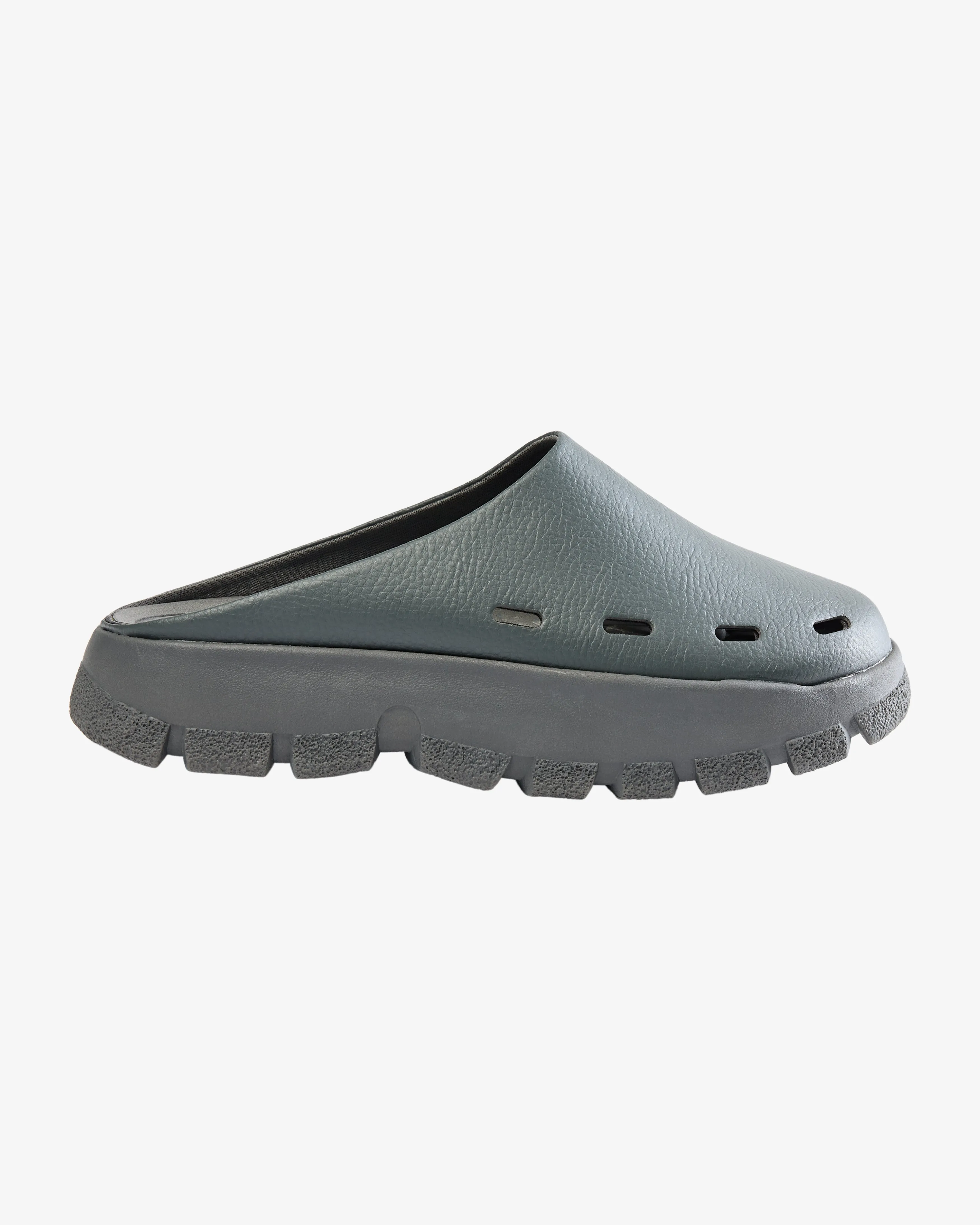 Trek Closed Sandal - Gunmetal